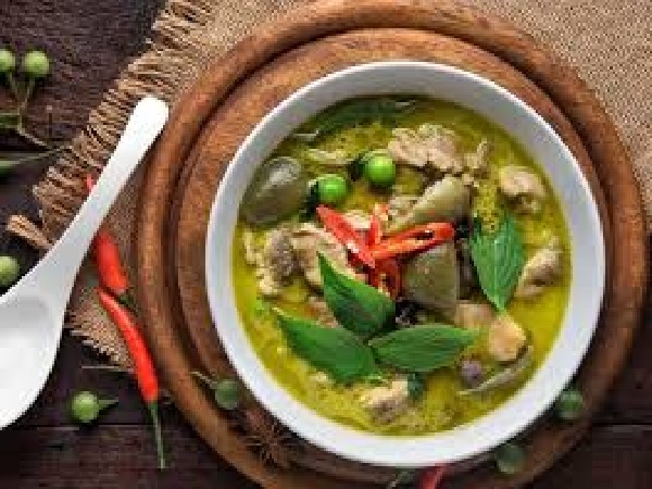 ข้าวแกงเขียวหวานไก่ทอด
