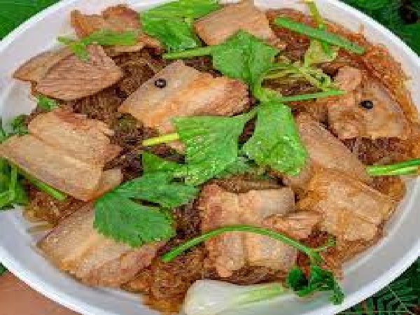 ข้าวกระเพรา+ไข่ดาว(รับ จ.29)