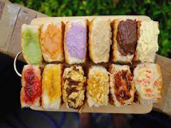 ขนมปังไส้ครีมสดสตอเบอรี่(กล่อง)(รับ อา.4 มค.69)